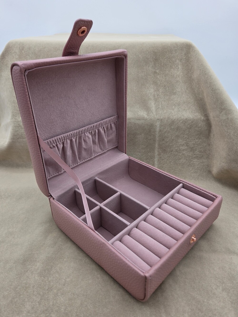 Taylor Madison Pink Jewelry Box Case